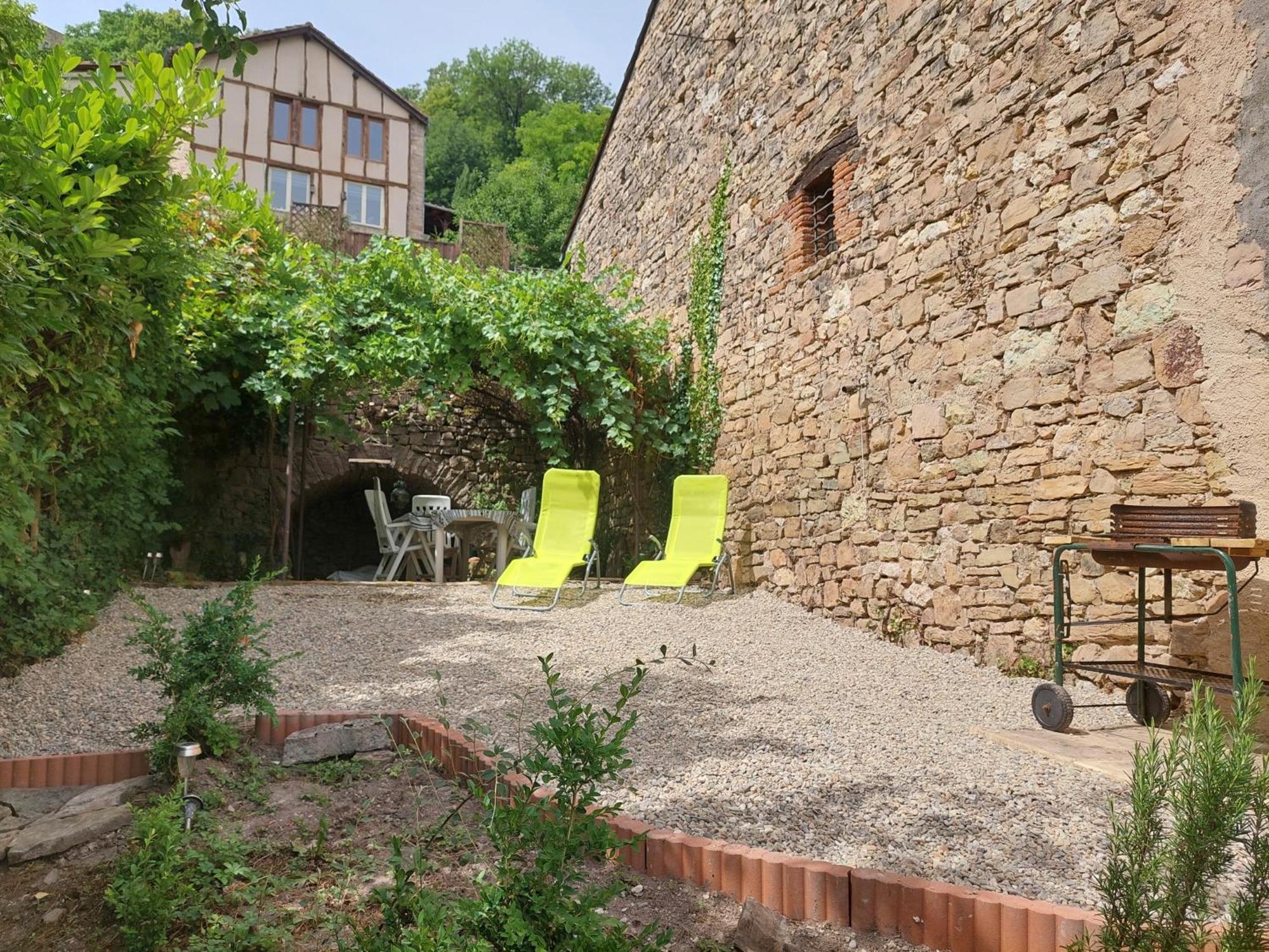 Maison Atypique A Cordes-Sur-Ciel 2 Chambres الغرفة الصورة